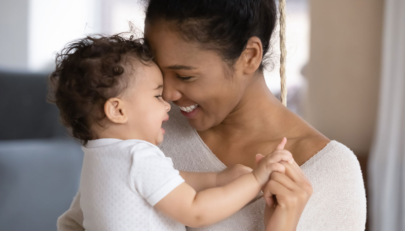 Explore as experiências corajosas e inspiradoras de mães solteiras, revelando estratégias poderosas para navegar na jornada desafiadora da maternidade solo